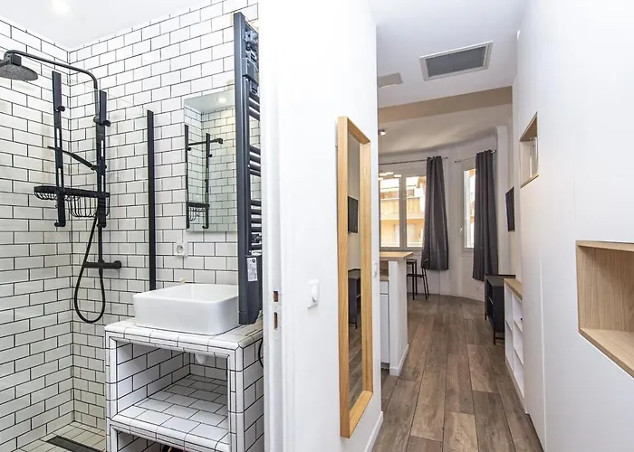 Palais Athenea アパート *